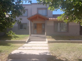 Casa amplia con pileta 9 personas